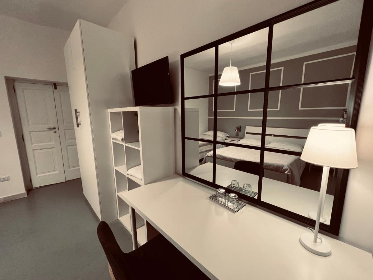 Palazzo Berardi Bed & Breakfast Таранто Екстериор снимка
