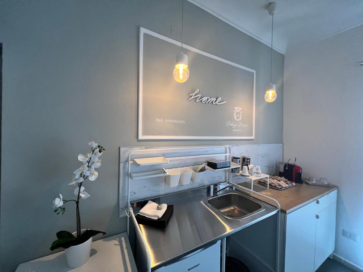 Palazzo Berardi Bed & Breakfast Таранто Екстериор снимка
