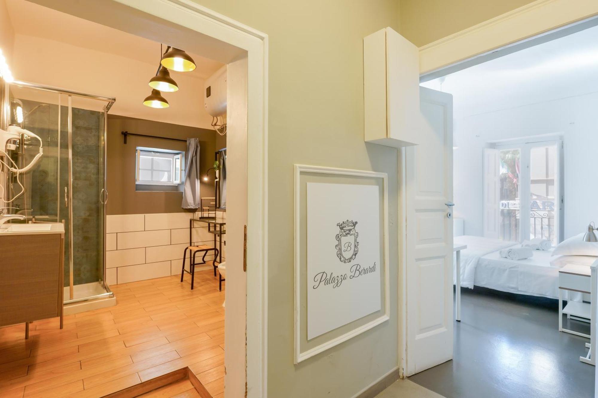 Palazzo Berardi Bed & Breakfast Таранто Екстериор снимка